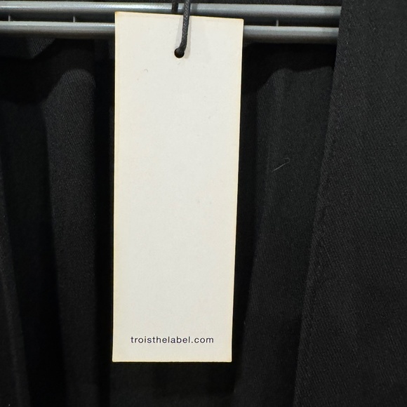 DRESS by TROIS THE LABEL - Picture 2 of 5